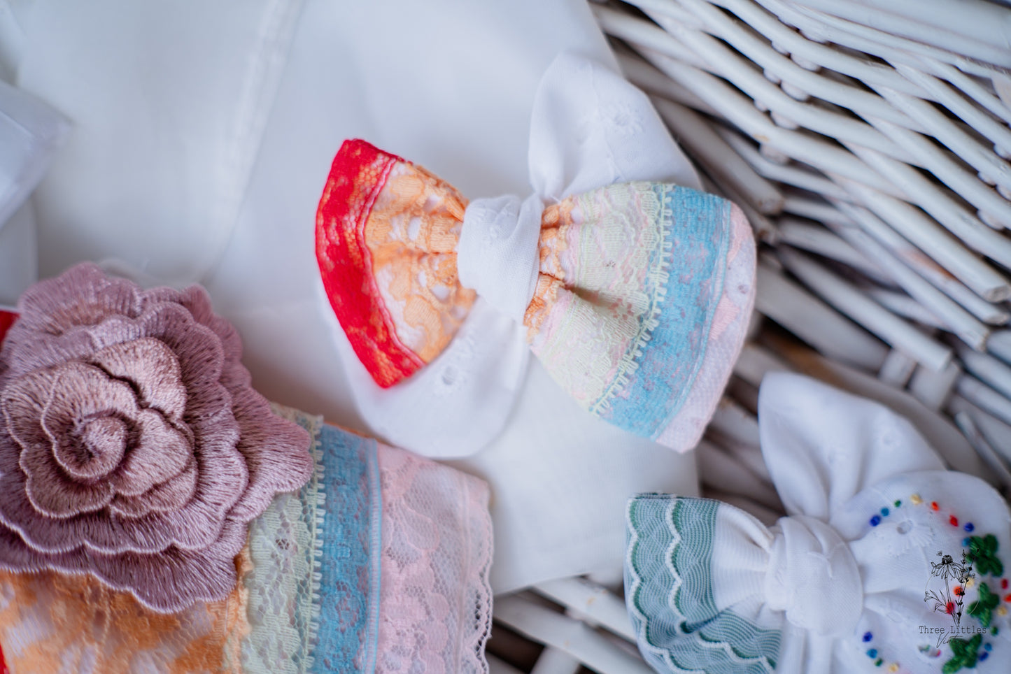Rainbow Lace on Eyelet • Mini