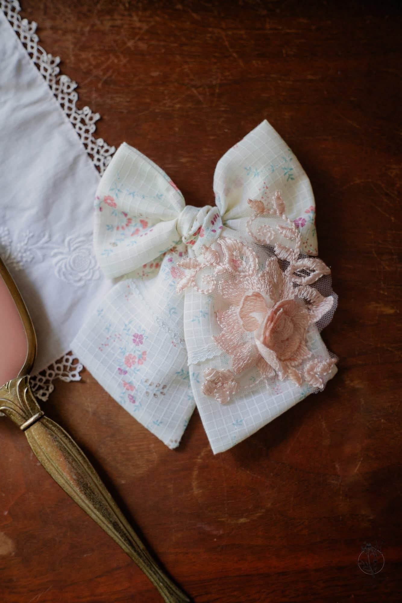 UW Windowpane Dimity Lady Reina